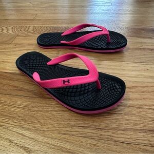 Under Armour Black and Pink Flip Flops size Y5